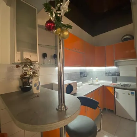 Апартаменти в центрі на куліша з двома спальнями Львів