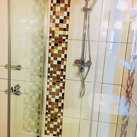 Apartment в центрі на куліша з двома спальнями