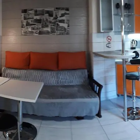 в центрі на куліша з двома спальнями Apartment Lviv