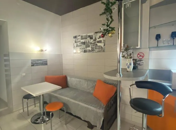 в центрі на куліша з двома спальнями Apartamento Lviv