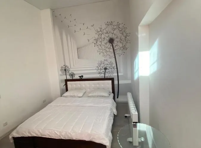 Apartamento в центрі на куліша з двома спальнями *